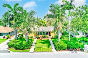 240-242 Mateo Way NE, Saint Petersburg, FL 33704 - Photo 5