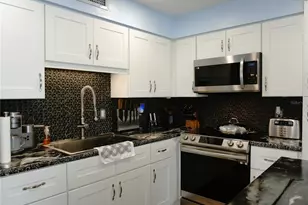 4352 Tahitian Gardens Cir, Holiday, FL 34691 - Photo 11