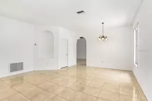 930 Grand Canyon Dr, Valrico, FL 33594 - Photo 5