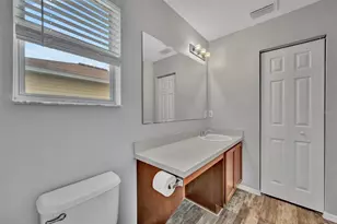 2928 Royal Tuscan Ln, Valrico, FL 33594 - Photo 37