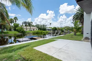9910 Island Harbor Dr, Port Richey, FL 34668 - Photo 39