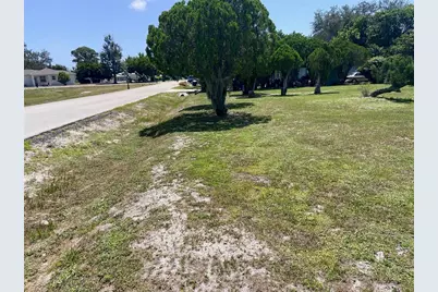 2203 Avienda Avenue, Fort Pierce, FL 34946 - Photo 1