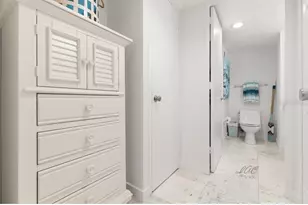 880 Mandalay Ave, Clearwater Beach, FL 33767 - Photo 13