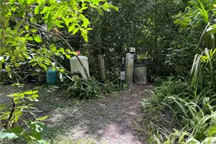 8707 127th Ave, Tampa, FL 33637 - Photo 13