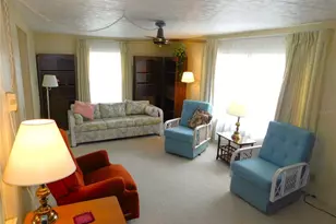 36934 Beth Ave, Zephyrhills, FL 33542 - Photo 5