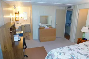 36934 Beth Ave, Zephyrhills, FL 33542 - Photo 11