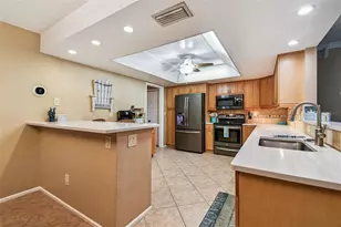 12801 Kimberly Oaks Cir, Largo, FL 33774 - Photo 13