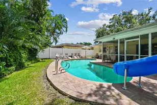 12801 Kimberly Oaks Cir, Largo, FL 33774 - Photo 49