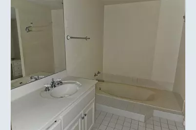 1 Beach Drive SE #911, Saint Petersburg, FL 33701 - Photo 21