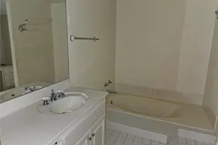 1 Beach Dr SE, Saint Petersburg, FL 33701 - Photo 21