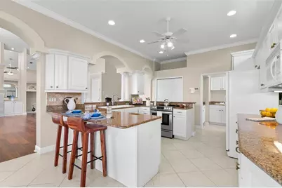 636 Bayshore Drive, Tarpon Springs, FL 34689 - Photo 9