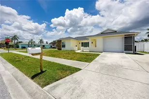 1225 Greenlea Dr, Holiday, FL 34691 - Photo 7