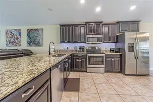 10115 Count Fleet Dr, Ruskin, FL 33573 - Photo 7