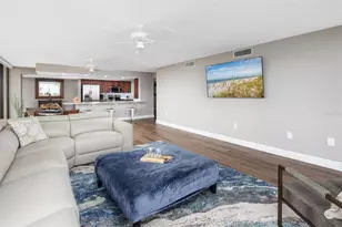 7650 Bayshore Dr, Treasure Island, FL 33706 - Photo 13