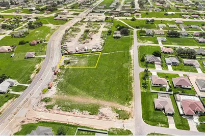 614 Diplomat Parkway E, Cape Coral, FL 33909 - Photo 7