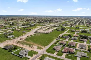 614 Diplomat Pkwy E, Cape Coral, FL 33909 - Photo 1