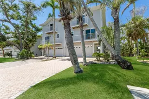6250 Holmes Blvd, Holmes Beach, FL 34217 - Photo 1