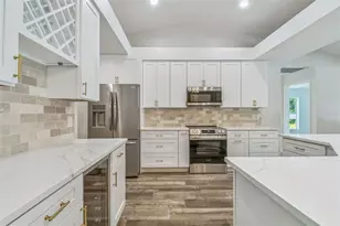 2513 N Valrico Rd, Seffner, FL 33584 - Photo 15