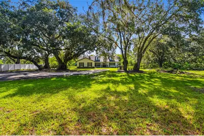 2513 N Valrico Road, Seffner, FL 33584 - Photo 3