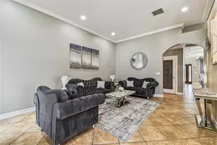 3225 71st Ave N, Saint Petersburg, FL 33702 - Photo 9