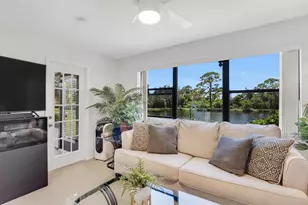 8186 Terrace Garden Dr N, Saint Petersburg, FL 33709 - Photo 27