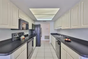1709 S Pebble Beach Blvd, Sun City Center, FL 33573 - Photo 13