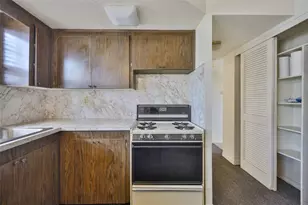 7741 39th Ave N, Saint Petersburg, FL 33709 - Photo 17