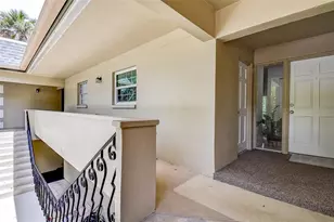 48 Country Club Dr, Largo, FL 33771 - Photo 3