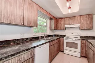 48 Country Club Dr, Largo, FL 33771 - Photo 11