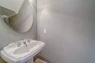 270 Valencia Cir, Saint Petersburg, FL 33716 - Photo 19