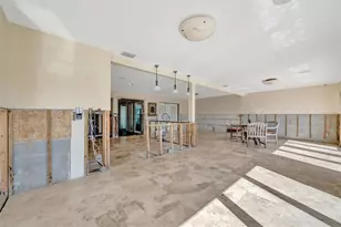 11750 5th St E, Treasure Island, FL 33706 - Photo 37