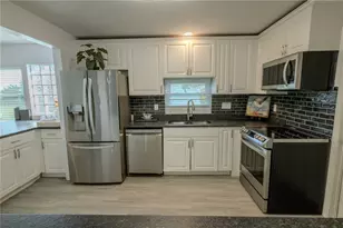 1101 28th Ave S, Saint Petersburg, FL 33705 - Photo 11