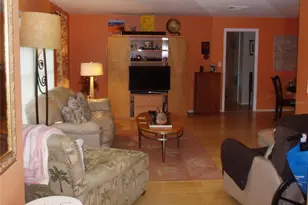 120 SW Monroe Cir N, Saint Petersburg, FL 33703 - Photo 5