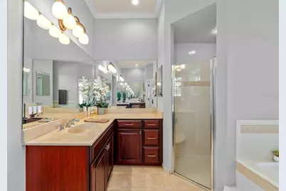 3807 Diamante Court, Ruskin, FL 33573 - Photo 11