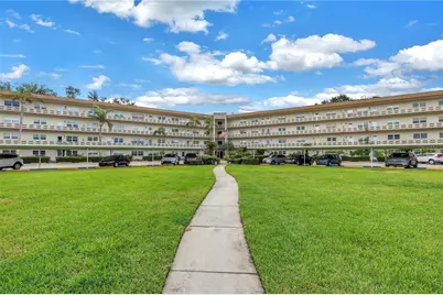 5725 80th St N #106, Saint Petersburg, FL 33709 - Photo 1