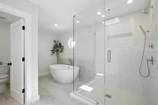 405 28th St, Holmes Beach, FL 34217 - Photo 39