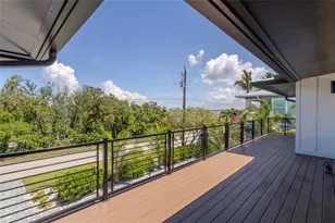 405 28th St, Holmes Beach, FL 34217 - Photo 35
