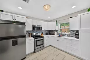 1726 W Humphrey St, Tampa, FL 33604 - Photo 13