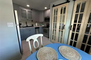 5006 Starfish Dr SE, Saint Petersburg, FL 33705 - Photo 11