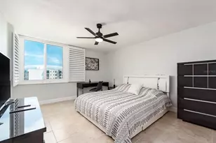 660 Island Way, Clearwater Beach, FL 33767 - Photo 13