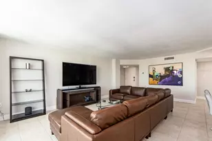 660 Island Way, Clearwater Beach, FL 33767 - Photo 5