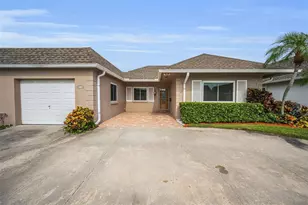 6561 Golden Horseshoe Dr, Seminole, FL 33777 - Photo 1