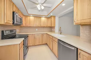 6561 Golden Horseshoe Dr, Seminole, FL 33777 - Photo 21