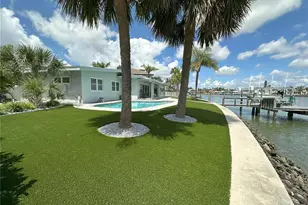 10103 Tarpon Dr, Treasure Island, FL 33706 - Photo 11