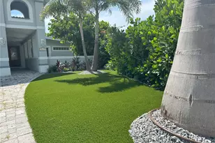 10103 Tarpon Dr, Treasure Island, FL 33706 - Photo 9