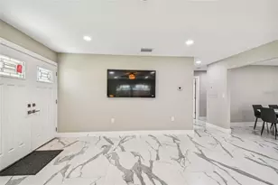 2042 Craft Ln, Sarasota, FL 34239 - Photo 91