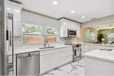 2042 Craft Lane, Sarasota, FL 34239 - Photo 5