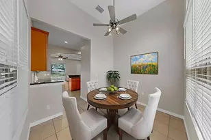 2433 Kensington Greens Dr, Sun City Center, FL 33573 - Photo 11