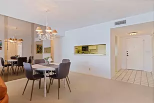 5700 Escondida Blvd S, Saint Petersburg, FL 33715 - Photo 9