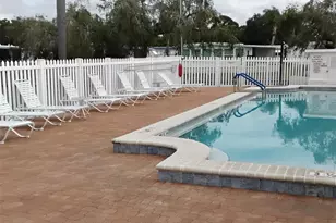 10118 N Lake Dr, Largo, FL 33773 - Photo 21